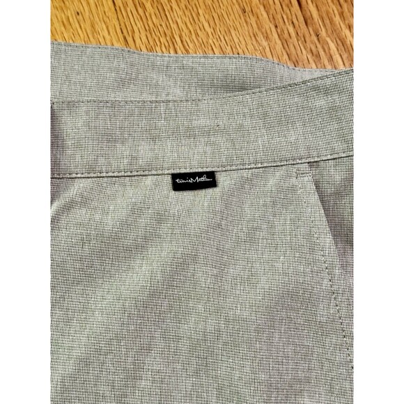 Travis Mathew Men's Beck Shorts Performance Golf 10”  Khaki 1MM208 Size 42 EUC - Picture 11 of 16